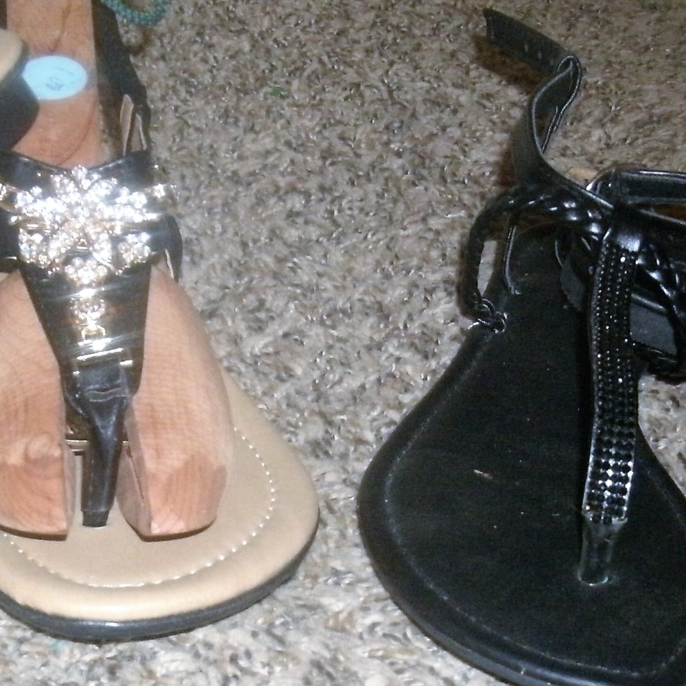 🎲#55 2 Pairs of Slap-back Sandals